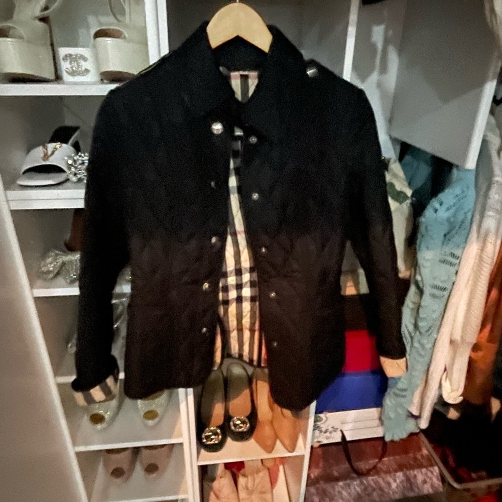 I’m selling my Birbery Quilted jacket size m as new